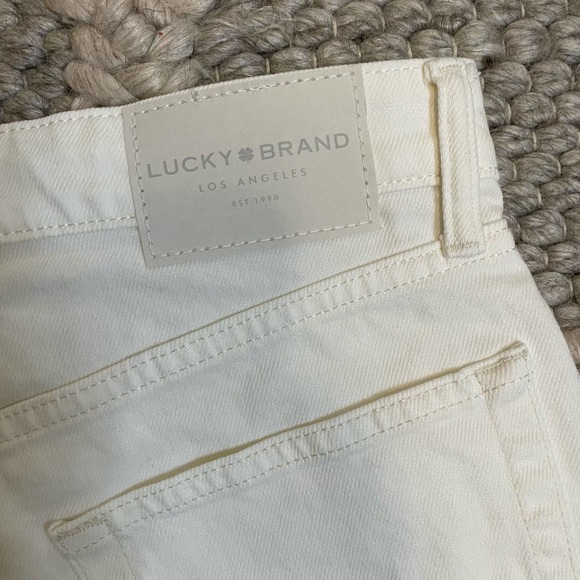 NWT! LUCKY BRAND Lucky Pins White Jean Short Frayed Hem - Picture 7 of 8